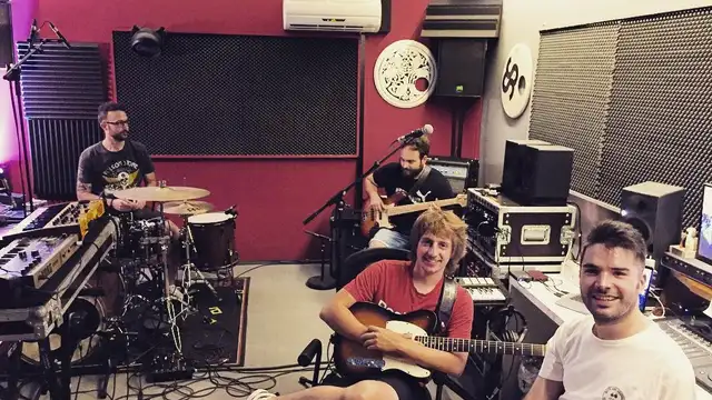 Supersubmarina se reúne de nuevo en su local de ensayo