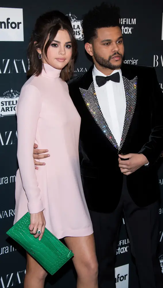 Selena Gomez y The Weeknd en la fiesta de Harper's Bazaar Selena Gomez y The Weeknd en la fiesta de Harper's Bazaar