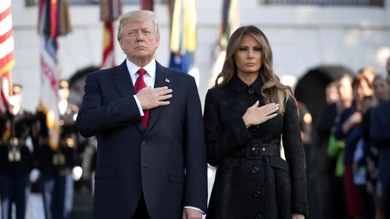 Donald Trump y Melania Trump durante el momento de silencio en recuerdo de las víctimas del 11-S Donald Trump y Melania Trump durante el momento de silencio en recuerdo de las víctimas del 11-S