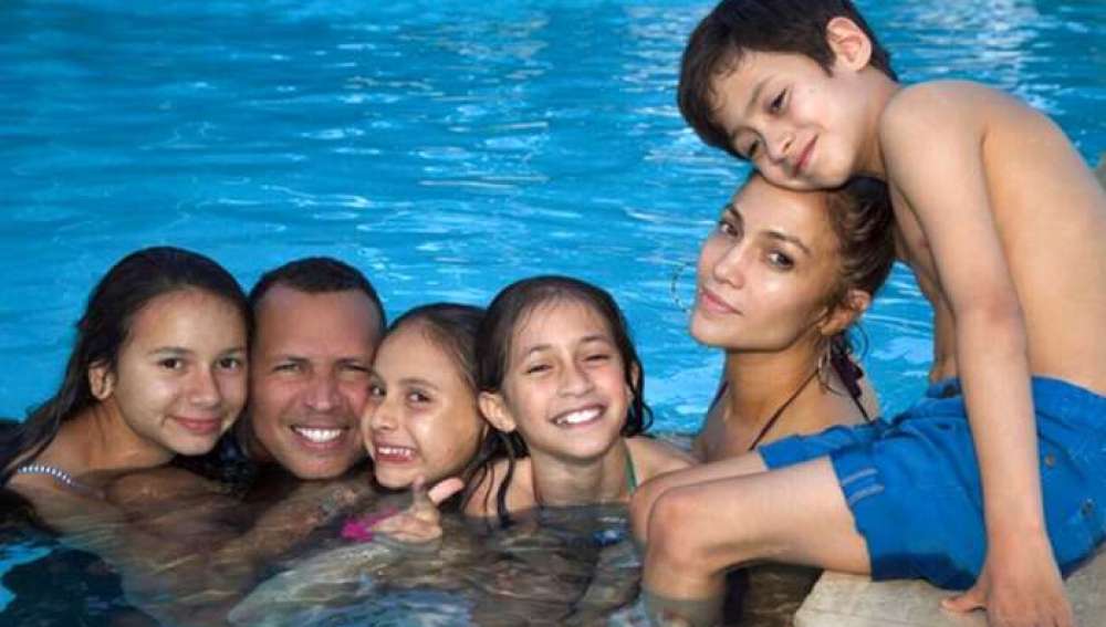 Jennifer Lopez y Alex Rodriguez con sus hijos