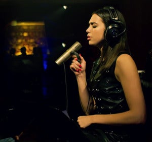 X Gallant y Dua Lipa versionando 'Tears Dry On Their Own' de Amy Winehouse X Gallant y Dua Lipa versionando 'Tears Dry On Their Own' de Amy Winehouse