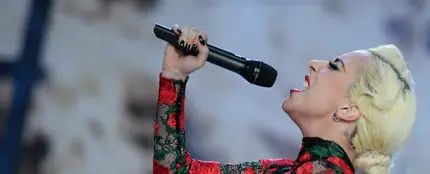 Lady Gaga durante su actuación en el desfile de Victoria's Secret Fashion Show 2016 Lady Gaga durante su actuación en el desfile de Victoria's Secret Fashion Show 2016