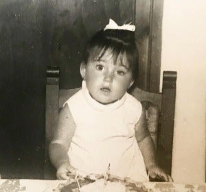 Rossy de Palma de pequeña en el día de su cumpleaños Rossy de Palma de pequeña en el día de su cumpleaños