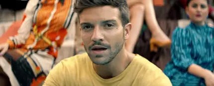 Pablo Alborán, en su videoclip 'No vaya a ser' Pablo Alborán, en su videoclip 'No vaya a ser'