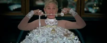Ellen Degeneres protagoniza una divertida parodia del videoclip de Tylor Swift Ellen Degeneres protagoniza una divertida parodia del videoclip de Tylor Swift