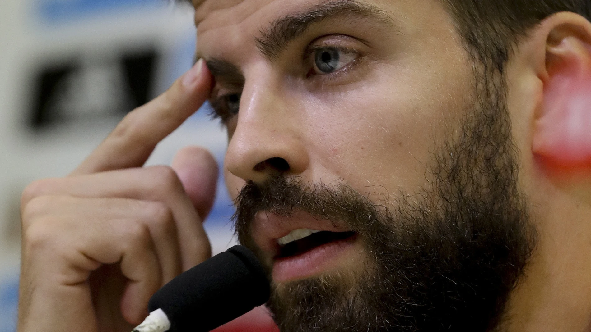 Gerard Piqué, durante su comparecencia ante los medios Gerard Piqué, durante su comparecencia ante los medios