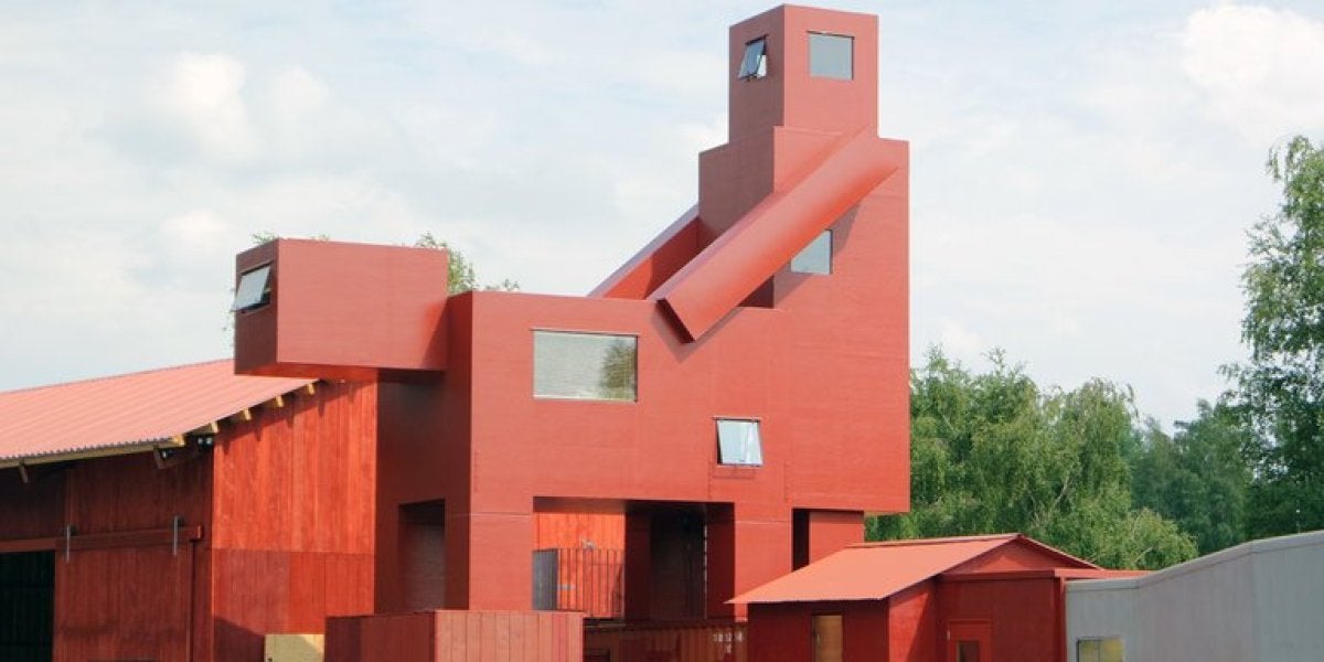 Domestikator, instalación del colectivo Atelier Van Lieshout