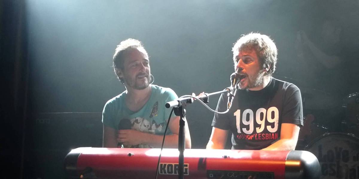 Santi Balmes de Love Of Lesbian con Iván Ferreiro