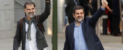 Jordi Cuixart, l&iacute;der de &Ograve;mnium Cultural, y Jordi S&agrave;nchez, dirigente de la ANC, en una imagen de archivo.