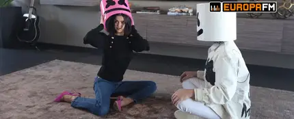 Selena Gomez y Marshmello en el rodaje de Wolves Selena Gomez y Marshmello en el rodaje de Wolves
