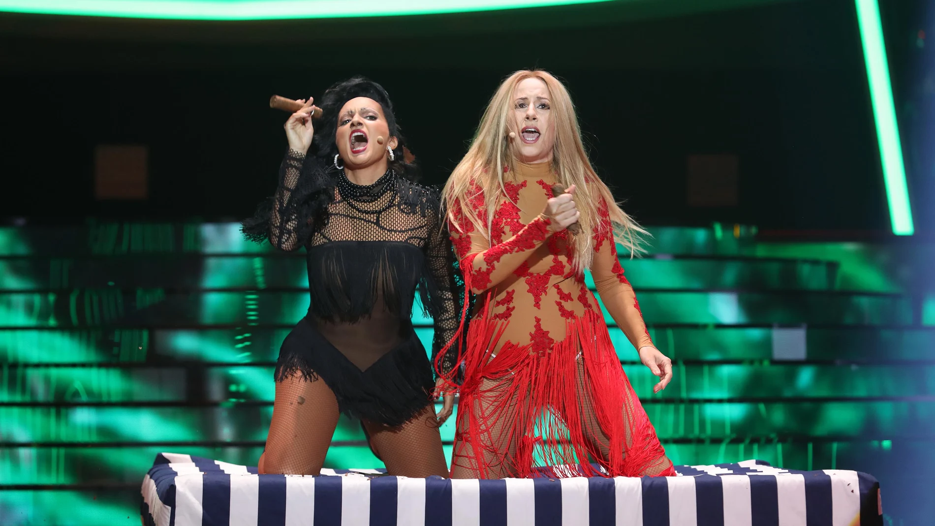 La Terremoto de Alcorcón y Silvia Abril revolucionan el plató con ‘Can’t remember to forget you’ como Shakira y Rihanna La Terremoto de Alcorcón y Silvia Abril revolucionan el plató con ‘Can’t remember to forget you’ como Shakira y Rihanna