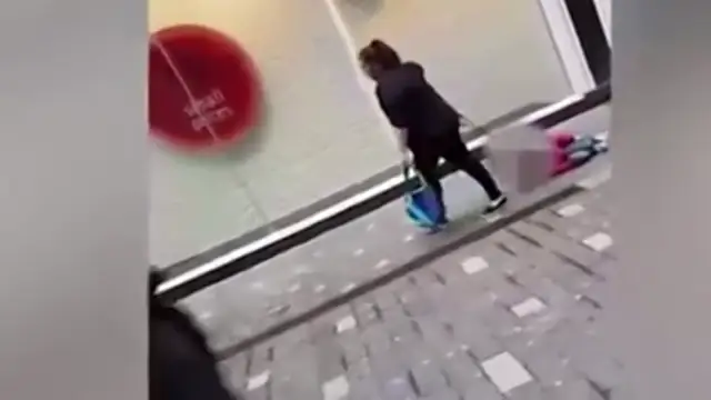 Vídeo: La madre que arrastraba a su hijo por la calle: "No sabéis lo que es tener un hijo con autismo"