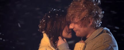 Ed Sheeran y Zoey Deutch en el vídeo de &#39;Perfect&#39;