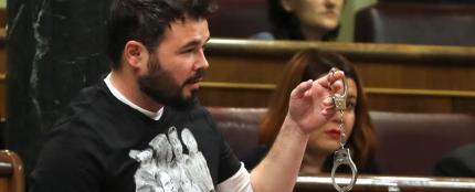 Gabriel Rufi&aacute;n con las esposas en el Congreso