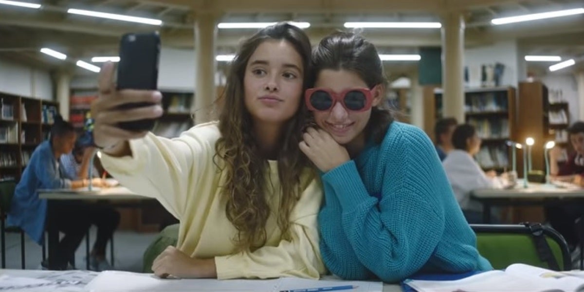 'Famosa' reinterpreta su mítico villancico adaptado a los adolescentes de hoy en día