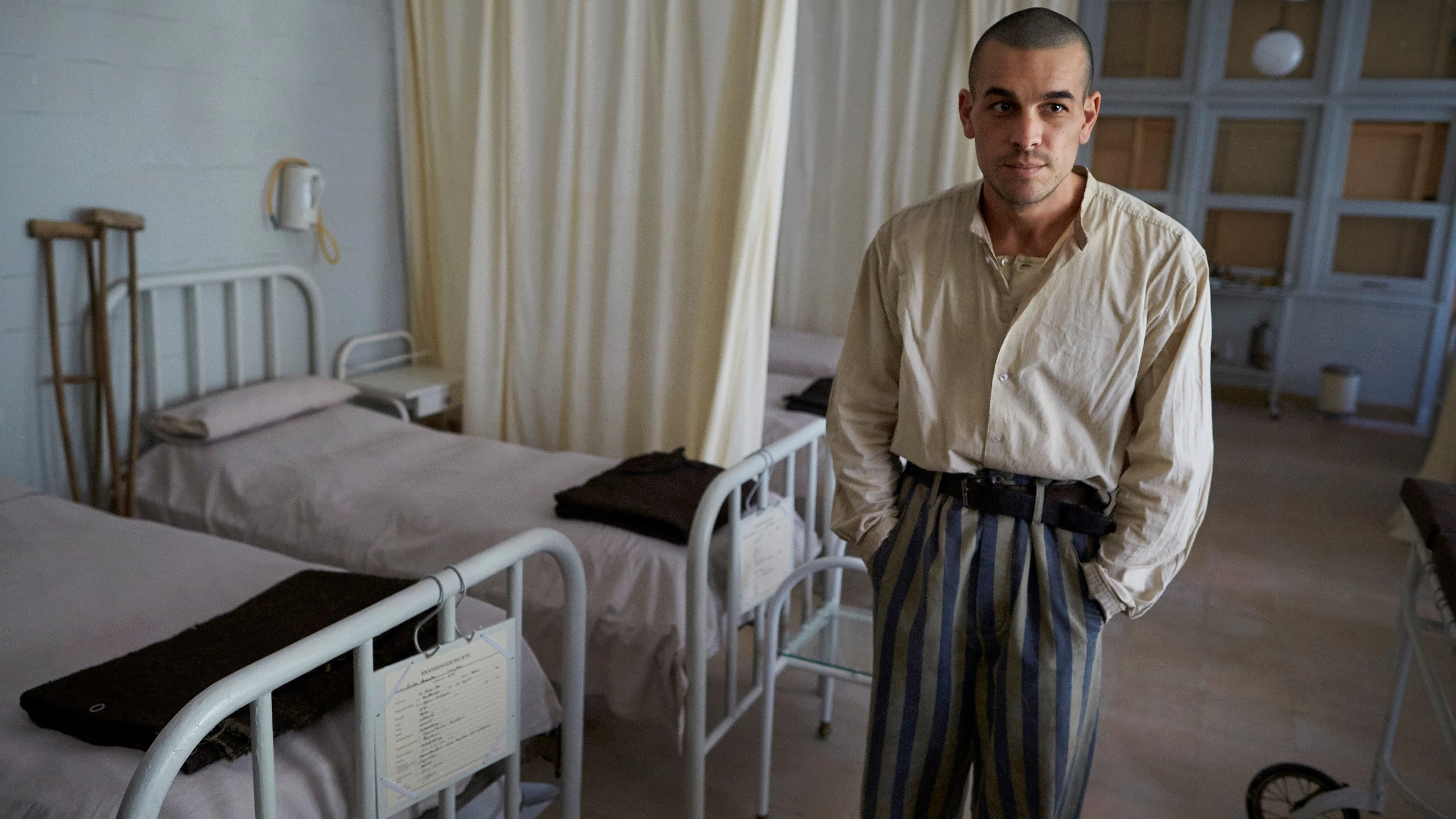 Mario Casas como Francisco Boix en 'El fotógrafo de Mauthausen'