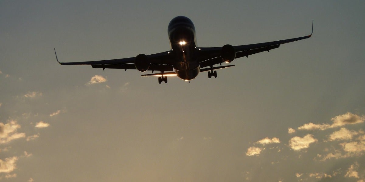Avión volando