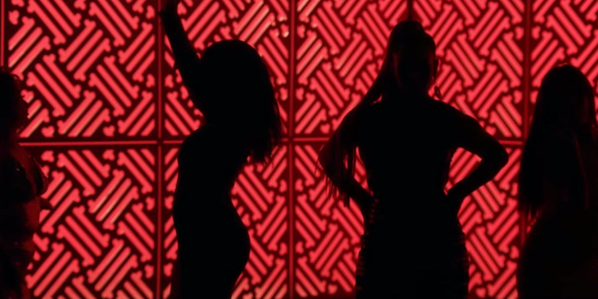 Fifth Harmony en el videoclip 'Por Favor' de Pitbull