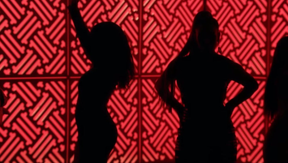 Fifth Harmony en el videoclip 'Por Favor' de Pitbull