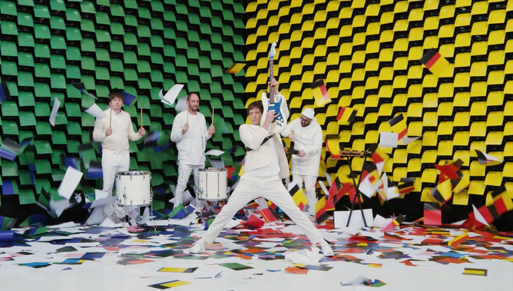 OK Go en el videoclip de 'Obsession' 
