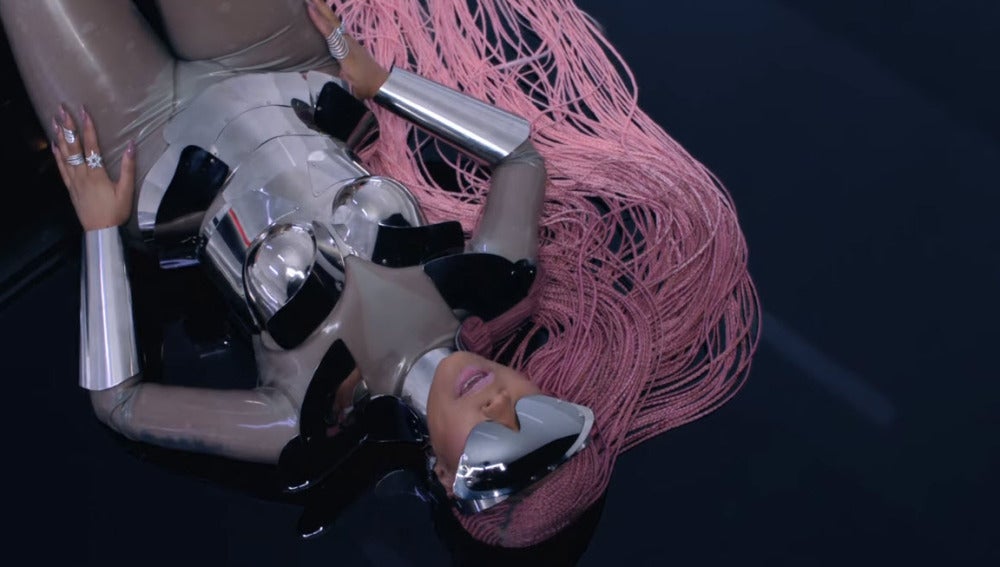 Nicki Minaj en el vídeo de 'MotorSport'