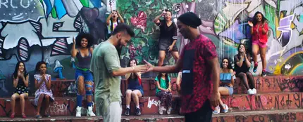 Maluma y Ronaldinho en el vídeo de 'Corazón' Maluma y Ronaldinho en el vídeo de 'Corazón'