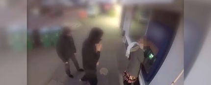 Intentan robar a una señora en Reino Unido