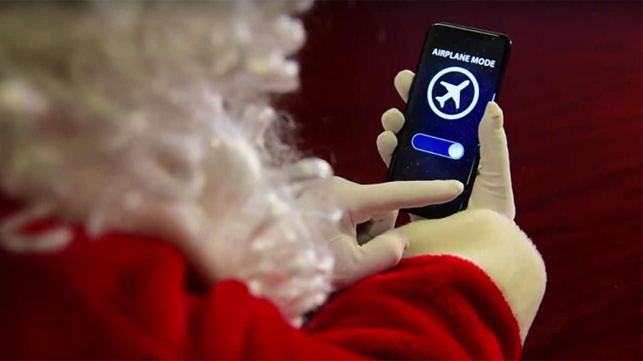 Papá Noel pone su móvil en modo avión Papá Noel pone su móvil en modo avión