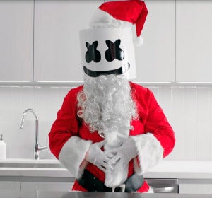 Marshmello enseñando una receta de cocina Marshmello enseñando una receta de cocina