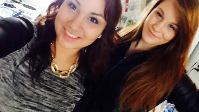 Cheyenne posa junto a su amiga Brittany, 4 horas antes de asesinarla.