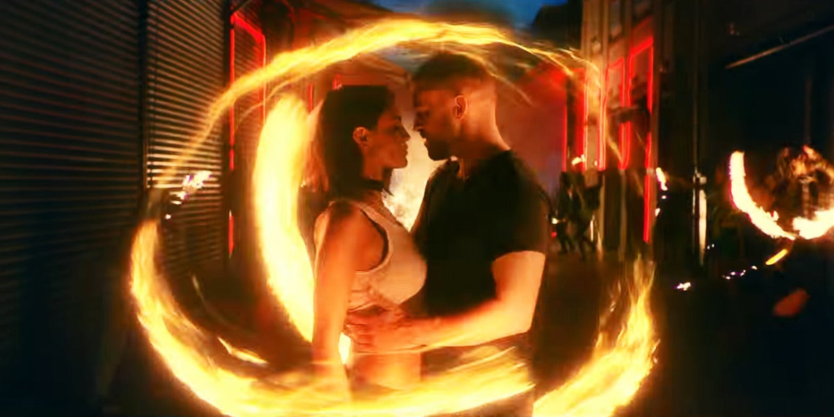 Justin Timberlake y Eiza Gonzalez en el vídeo de 'Supplies'