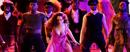 Rihanna interpreta 'Wild Thoughts' en los Grammy 2018 Rihanna interpreta 'Wild Thoughts' en los Grammy 2018
