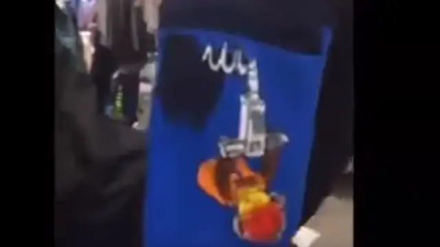 Los calcetines que H&M ha tenido que retirar