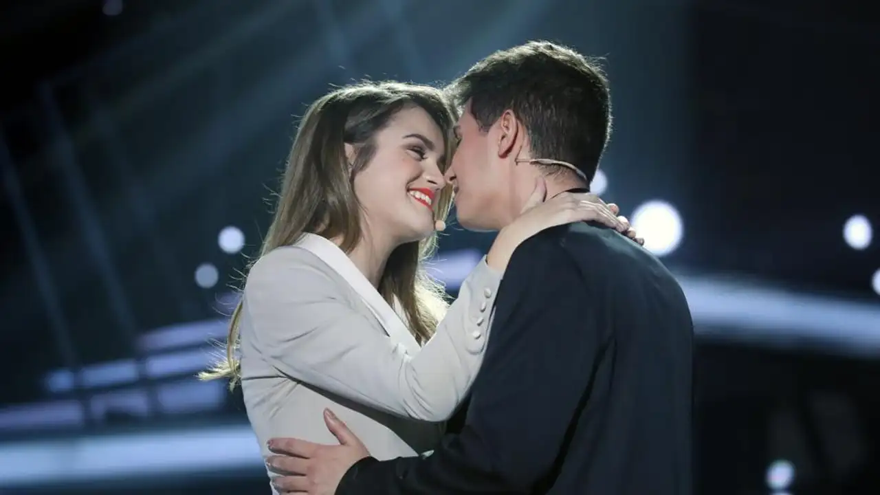 Amaia y Alfred durante la actuación de "Tu Canción" Amaia y Alfred durante la actuación de "Tu Canción"