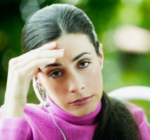 Mujer harta del teléfono Mujer harta del teléfono