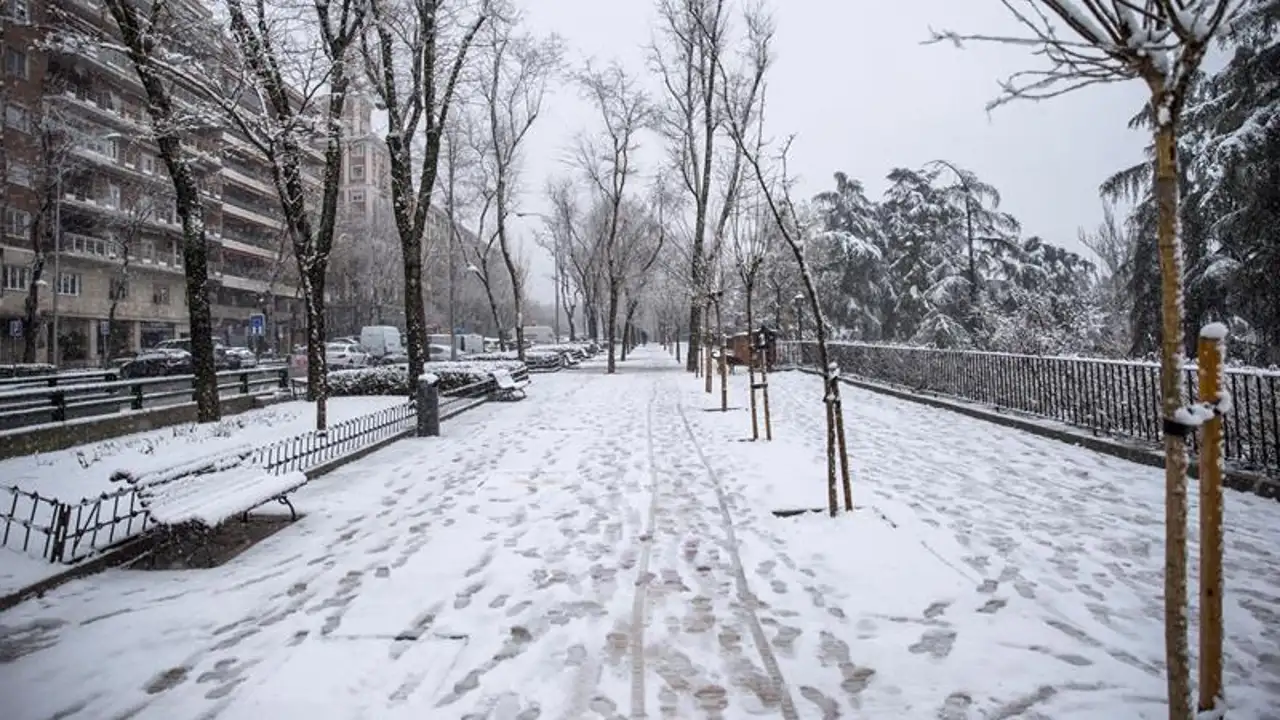 Vista del Templo de Debod de Madrid que se encuentra cubierto por la nieve Vista del Templo de Debod de Madrid que se encuentra cubierto por la nieve