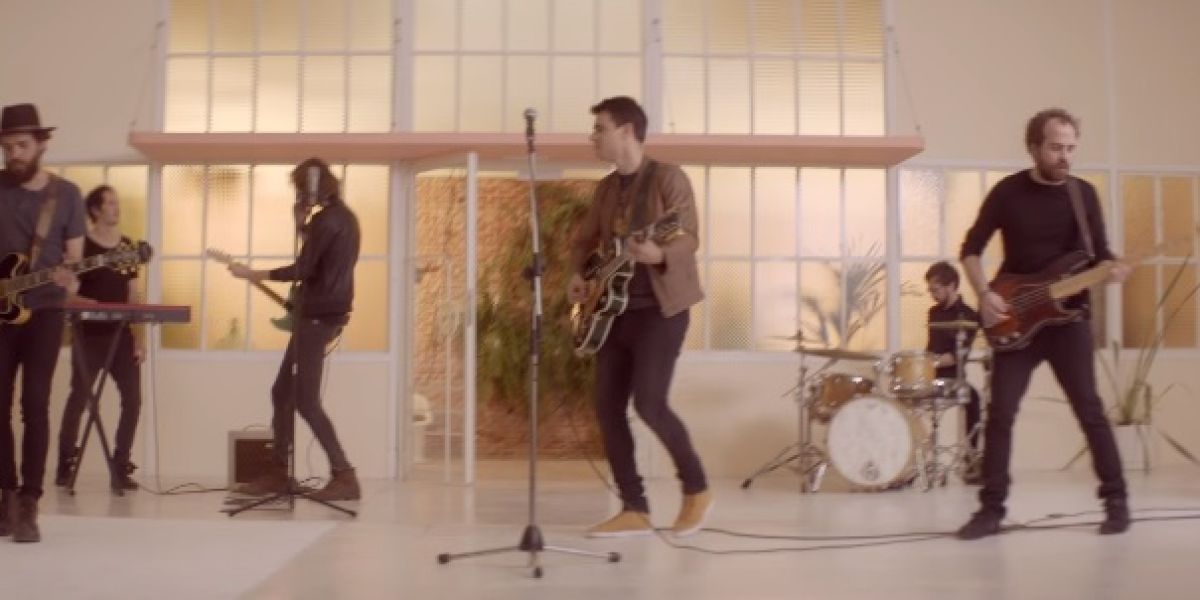 Comandante Twin en el videoclip de 'Hay una luz'