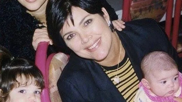 Kris Jenner con sus hijas Kim Kardashian, Kylie y Kendall Jenner