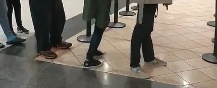 La divertida broma de dos niños para colarse en el cine La divertida broma de dos niños para colarse en el cine