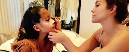Jennifer Lopez con el disfraz de su hija Jennifer Lopez con el disfraz de su hija
