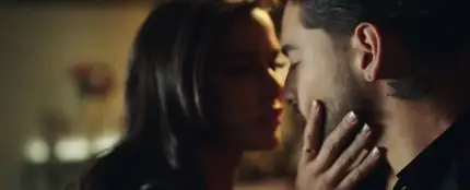 Maluma y Natalia Barulich en el videoclip de 'Felices los 4' Maluma y Natalia Barulich en el videoclip de 'Felices los 4'