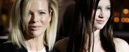 Kim Basinger junto a su hija Ireland Baldwin Kim Basinger junto a su hija Ireland Baldwin