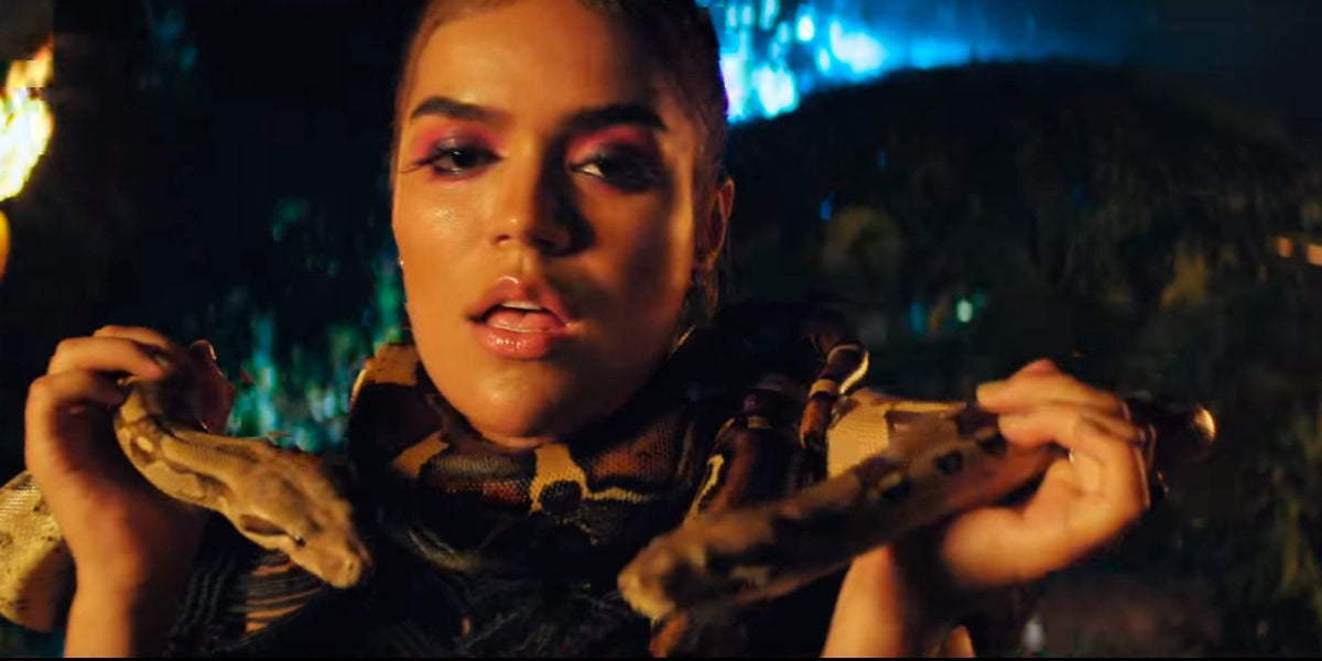 Karol G en el vídeo de 'Pinneapple'