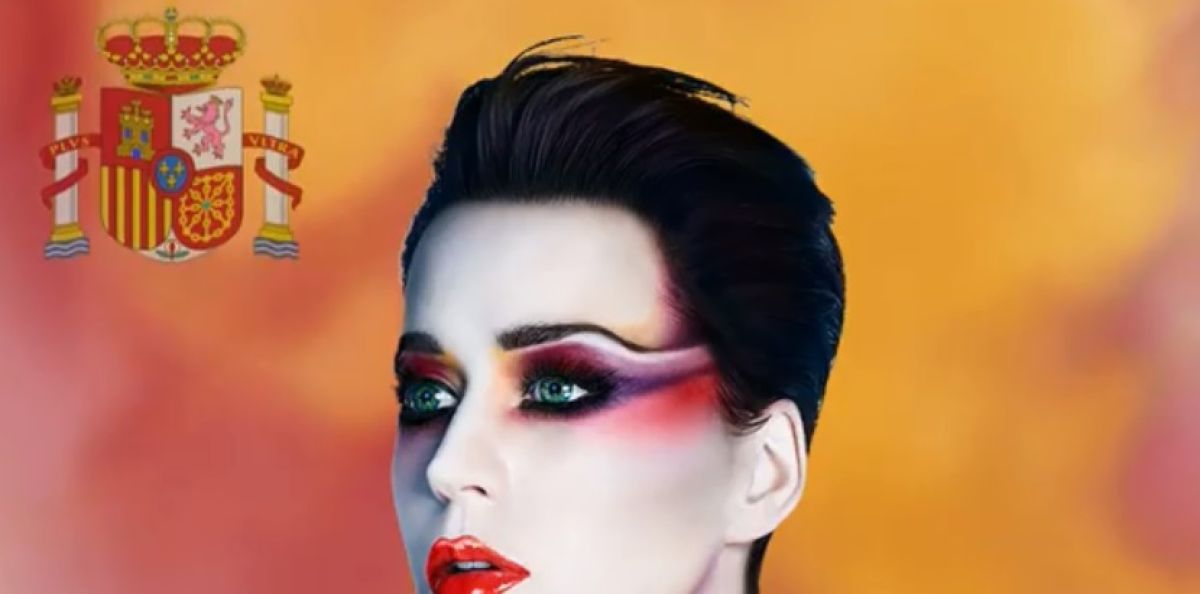 Katy Perry con el escudo de España
