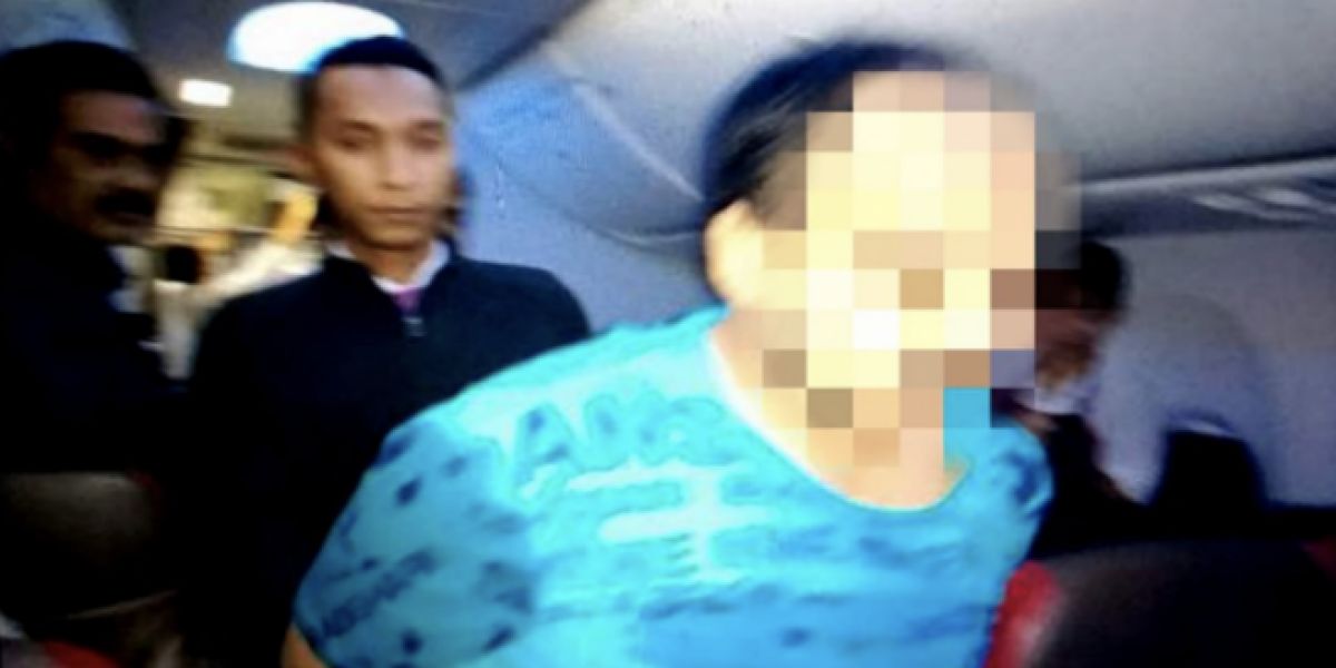 Detenido un pasajero por desnudarse mientras veía porno y acosar a la tripulación