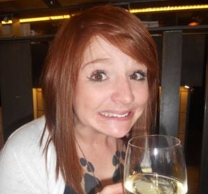Adele Smith se tatuó los pechos con 18 años Adele Smith se tatuó los pechos con 18 años