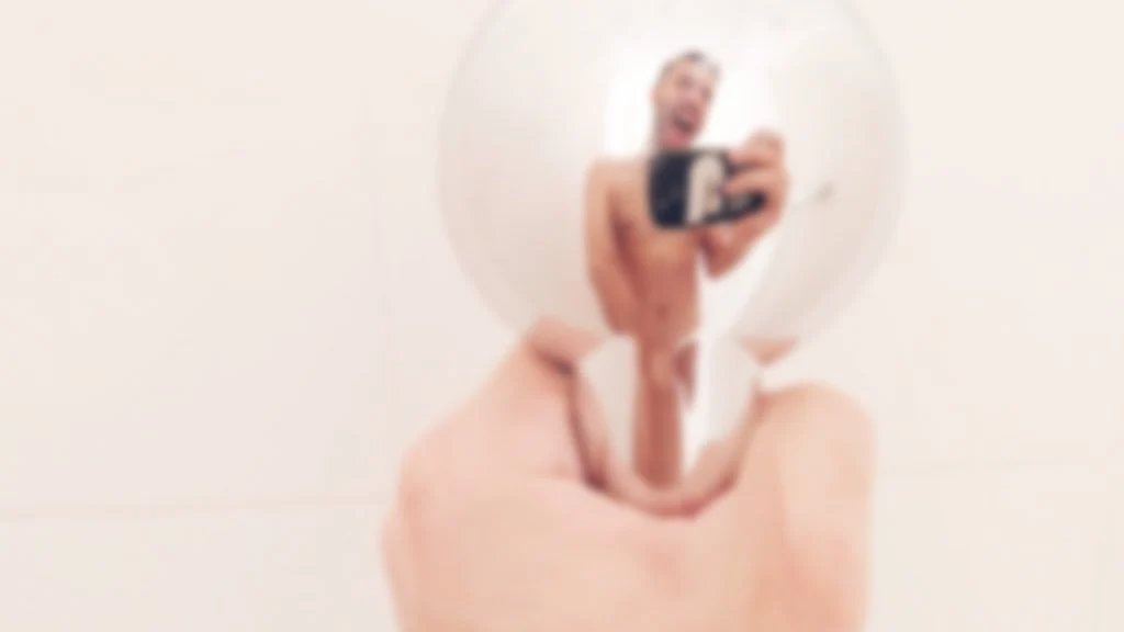 Agoney desnudo en la ducha Agoney desnudo en la ducha