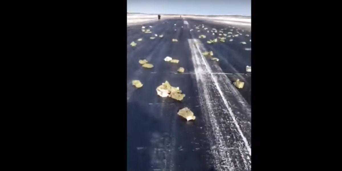 Los lingotes que cayeron a lo largo de la pista