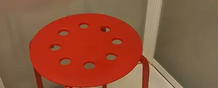 La silla en la que Claus Jørstad se le quedó atrapado un testículo La silla en la que Claus Jørstad se le quedó atrapado un testículo