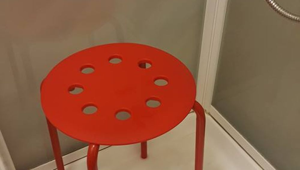 La silla en la que Claus Jørstad se le quedó atrapado un testículo